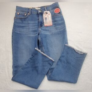 Levi’s Girls Low pro stretch jean Mid rise Size 12 regular.